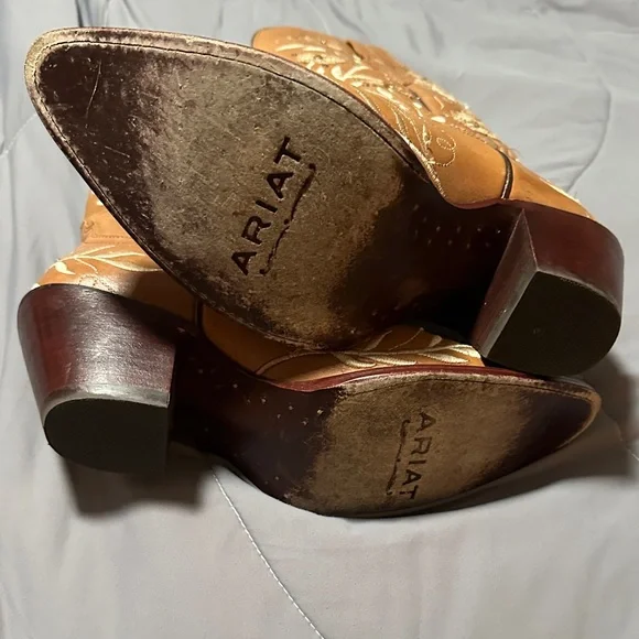 Ariat Tan Leather Embroidered Western Heeled Boots - Picture 6 of 7